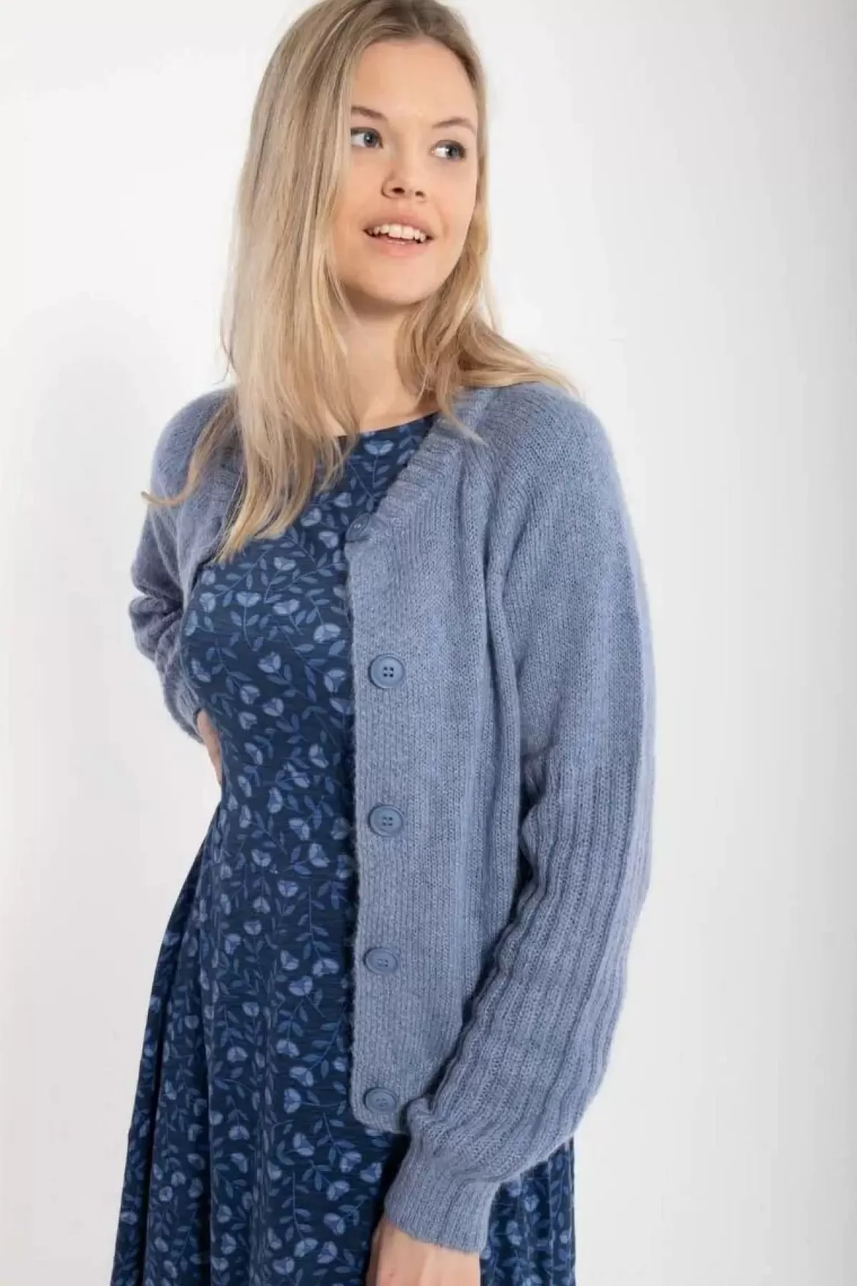 Dame Danefæ Danarnaq Wool Cardigan Porcelaine