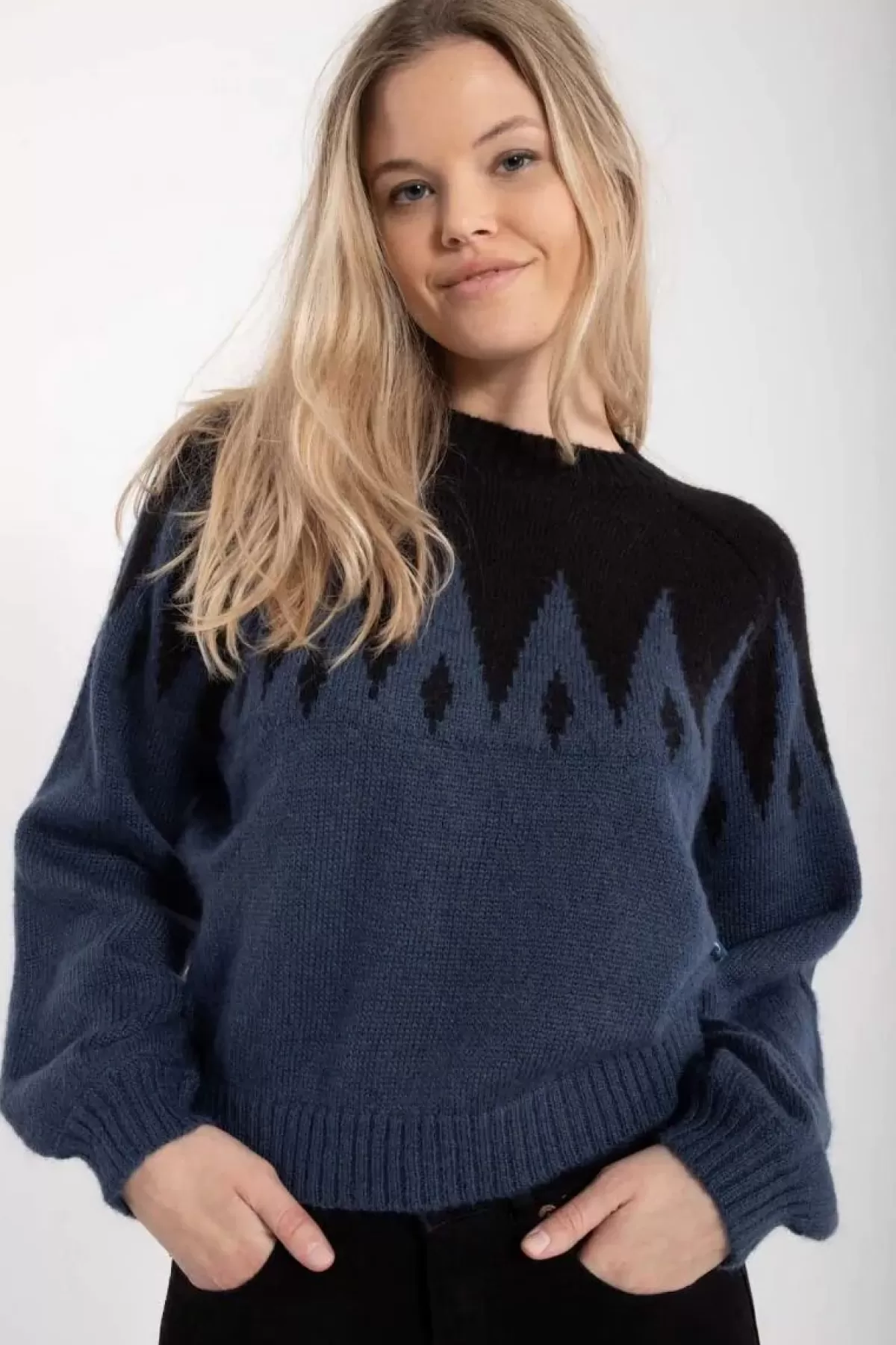 Dame Danefæ Danefantastic Icicles Wool Sweater Black/Marine