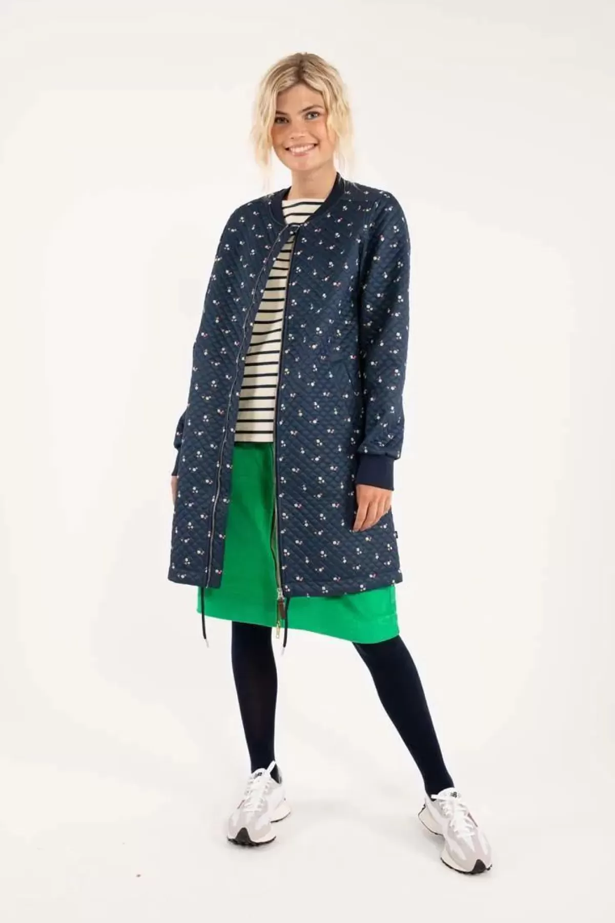 Dame Danefæ Danehella Thermo Coat Navy Mini Flower