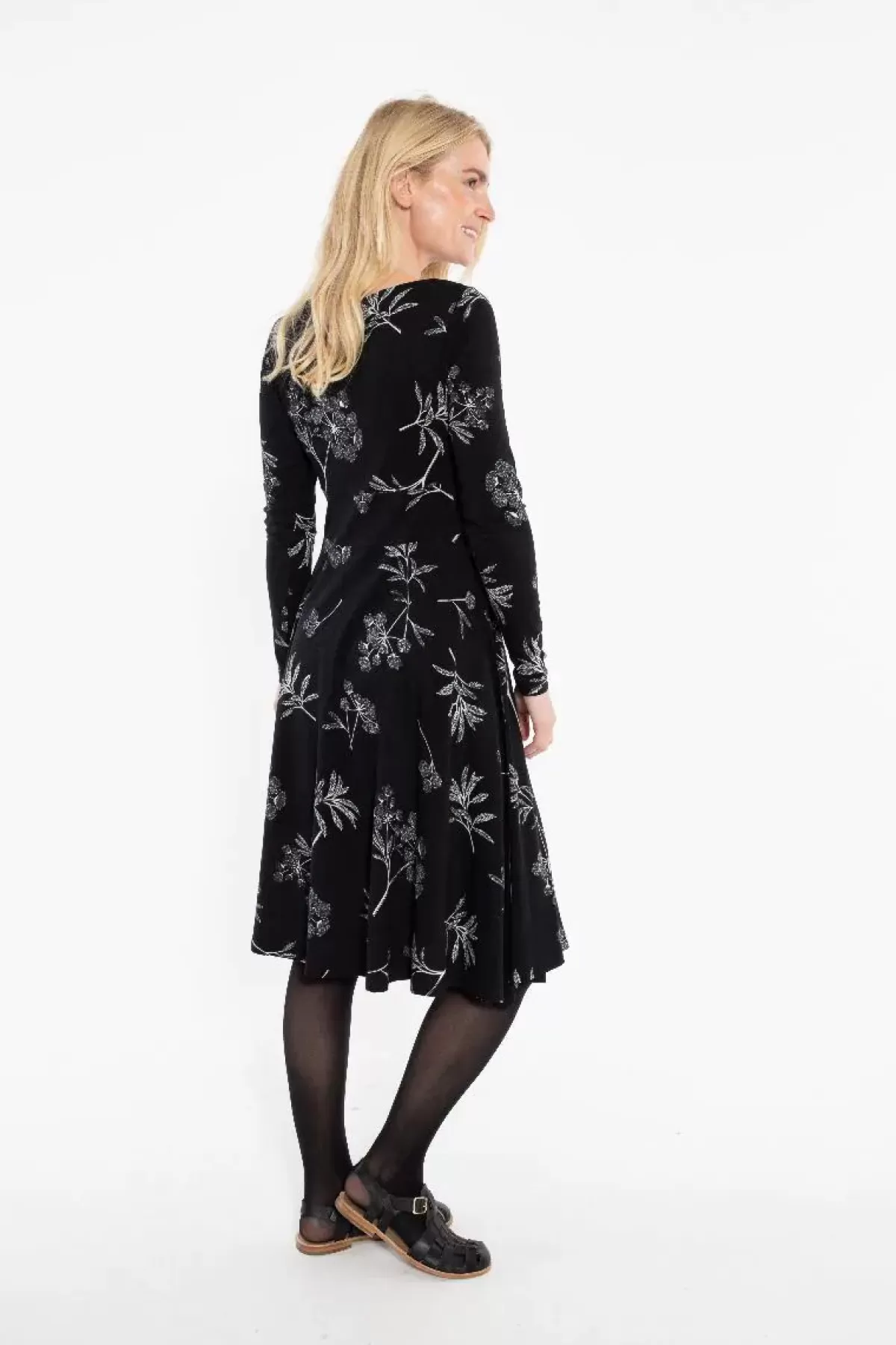 Dame Danefæ Organic - Danesigrid Viscose Slub Dress Black Hemlock