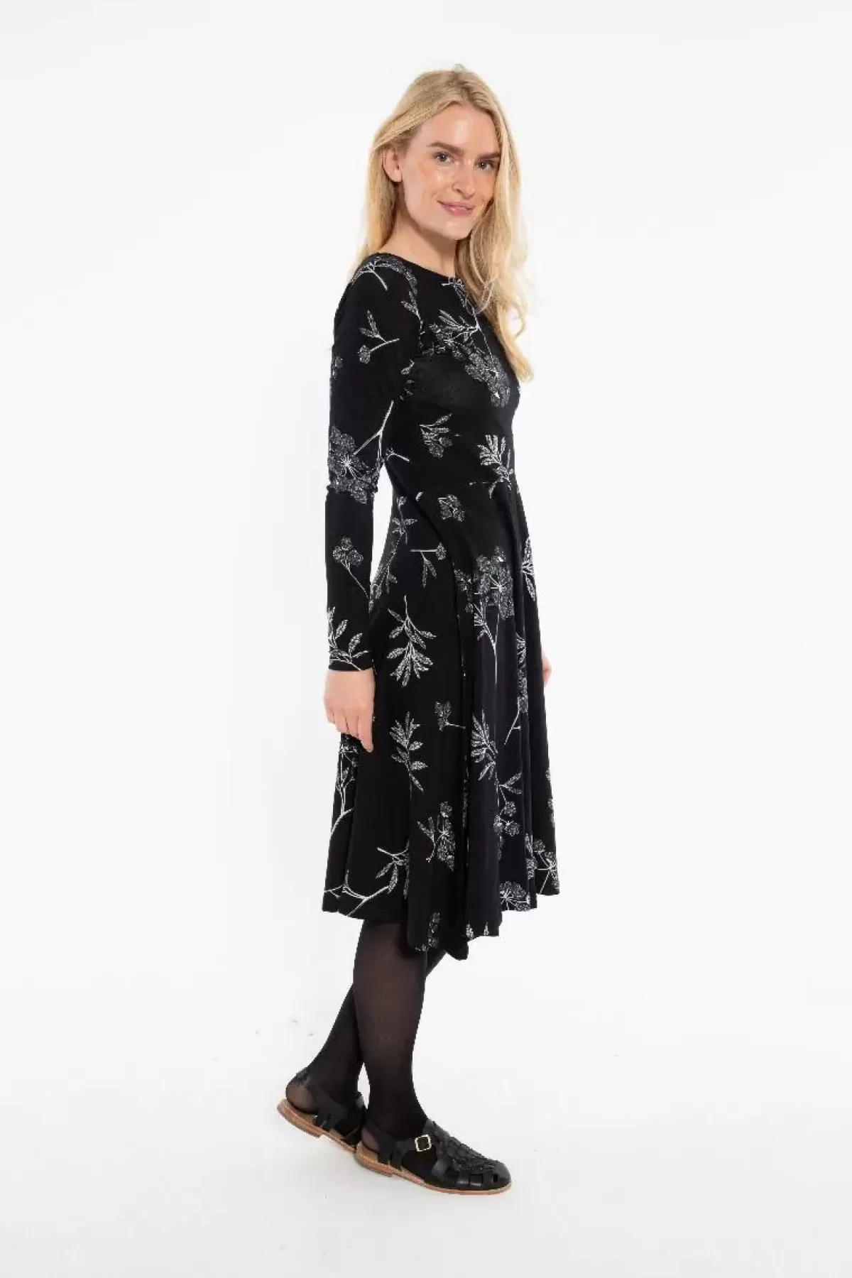 Dame Danefæ Organic - Danesigrid Viscose Slub Dress Black Hemlock